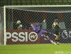 Timnas Burundi membobol gawang Indonesia. Dalam pertandingan ini, dua gol Burundi dicetak oleh Saido Berahino di menit ke-80 dan Gael Bigirimana di menit ke-90.