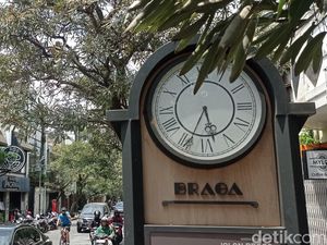 Duh, Jam Klasik di Jalan Braga Ternyata Mati Duh, Jam Klasik di Jalan Braga Ternyata Mati