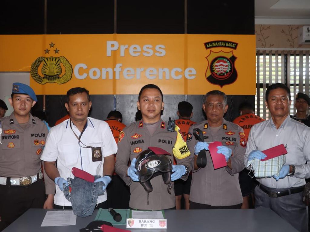 Pria di Kalbar Dikeroyok gegara Tegur Pelaku Balap Liar, 7 Remaja Ditangkap Pria di Kalbar Dikeroyok gegara Tegur Pelaku Balap Liar, 7 Remaja Ditangkap