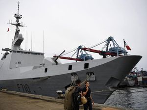 Penampakan Dua Kapal Perang Prancis Sandar di Tanjung Priok