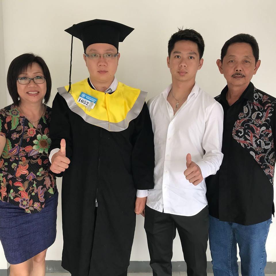 Keluarga Kevin Sanjaya