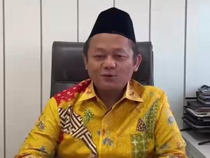 Ketua Golkar Jatim Tanggapi Santai Komentar Soal Buzzer PKI di Medsosnya Ketua Golkar Jatim Tanggapi Santai Komentar Soal Buzzer PKI di Medsosnya