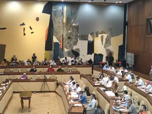 Komisi II DPR dan Mendagri Bahas RUU Provinsi Sumut hingga Bali Komisi II DPR dan Mendagri Bahas RUU Provinsi Sumut hingga Bali