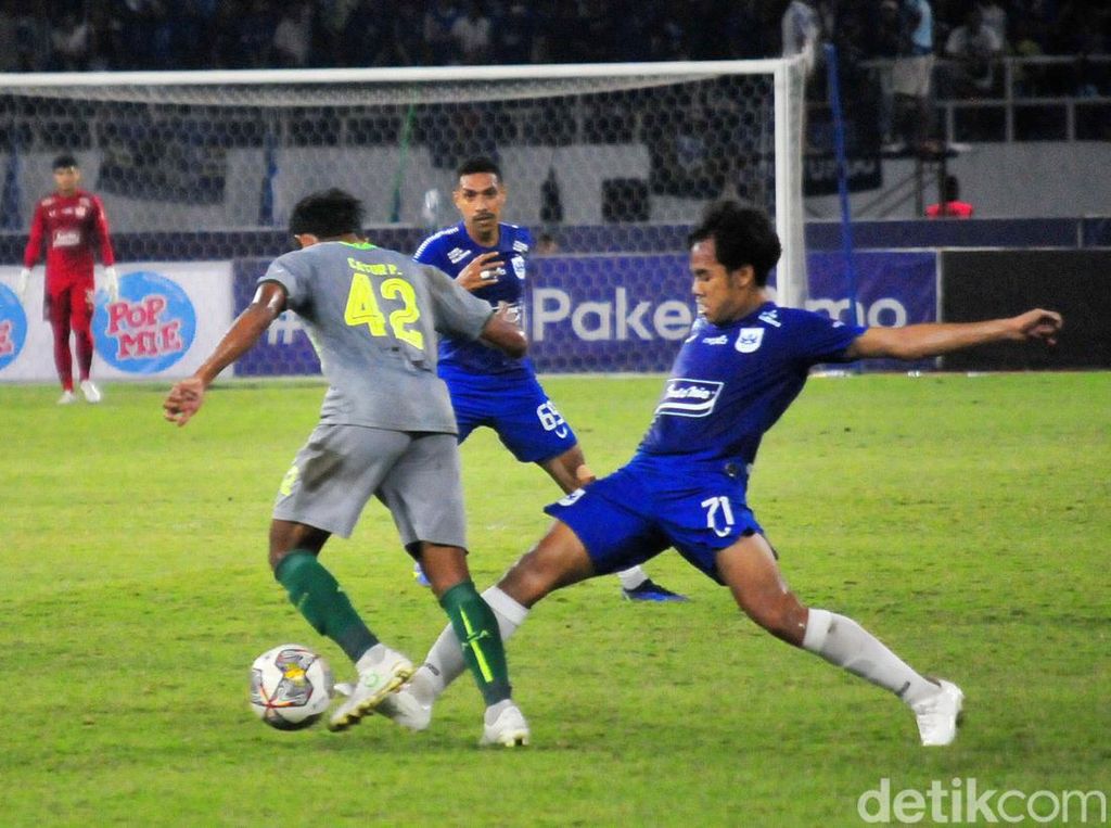 Diwarnai Dua Penalti Gagal, PSIS Takluk dari Persebaya 1-2