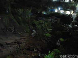 2 Rumah Tertimbun Longsor Pasca Gempa M 4.0 di Cianjur