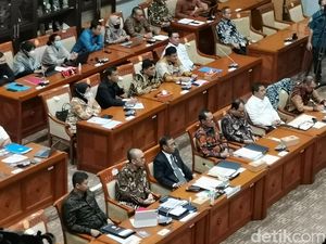 Momen Panas di Rapat Rp 349 T: Singgung Reshuffle Hingga Makelar Kasus Momen Panas di Rapat Rp 349 T: Singgung Reshuffle Hingga Makelar Kasus