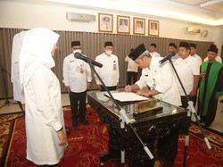 Lantik 26 Pejabat Baru, Bupati Ipuk Minta Etos Kerja Ditingkatkan