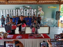 Bawa 30 Kg Bahan Peledak, 2 Warga Cilacap Ditangkap di Banyumas