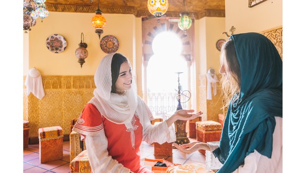 Potret momen lebaran/freepik/freepik Potret yang menampilkan suasana lebaran di sebuah rumah.