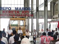 Jokowi Resmikan Kereta Api Pertama di Sulawesi Rute Maros-Barru 80 Km