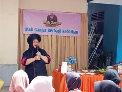 Relawan Ganjar Adakan Kelas Memasak Takjil Bareng Ibu-ibu di Jambi