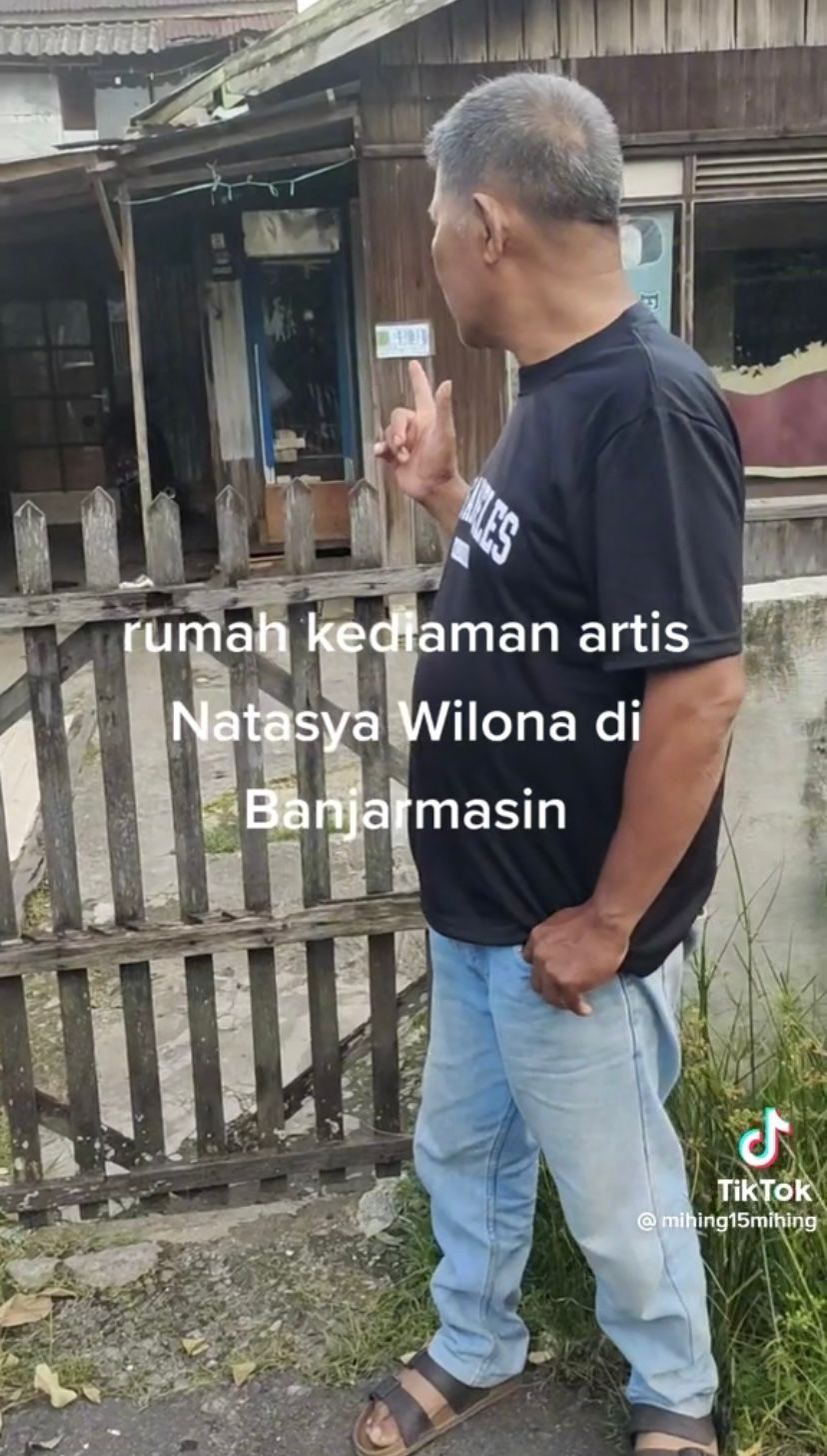 Rumah Gubuk Kayu Natasha Wilona