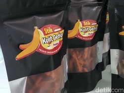 Santriwati di Pasuruan Sulap Limbah Kulit Pisang Jadi Stik Gurih-Renyah