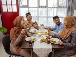 Catat! Begini Cara Jaga Kolesterol Tetap di Level Aman Saat Berpuasa