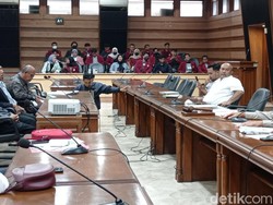 Konflik Rumah Tangga Picu STMIK Tasik Ditutup, DPRD: Tak Masuk Akal!