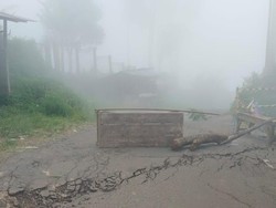 Update Tanah Bergerak di Sukamakmur Bogor: Jalan Kini Bisa Dilewati Motor