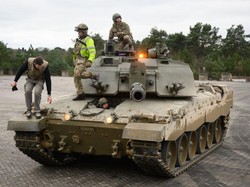Tank Canggih Inggris dan Jerman Tiba di Ukraina, Tapi...