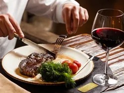 7 Etiket Makan di Resto Mewah Ini Tak Perlu Lagi Ditaati 7 Etiket Makan di Resto Mewah Ini Tak Perlu Lagi Ditaati