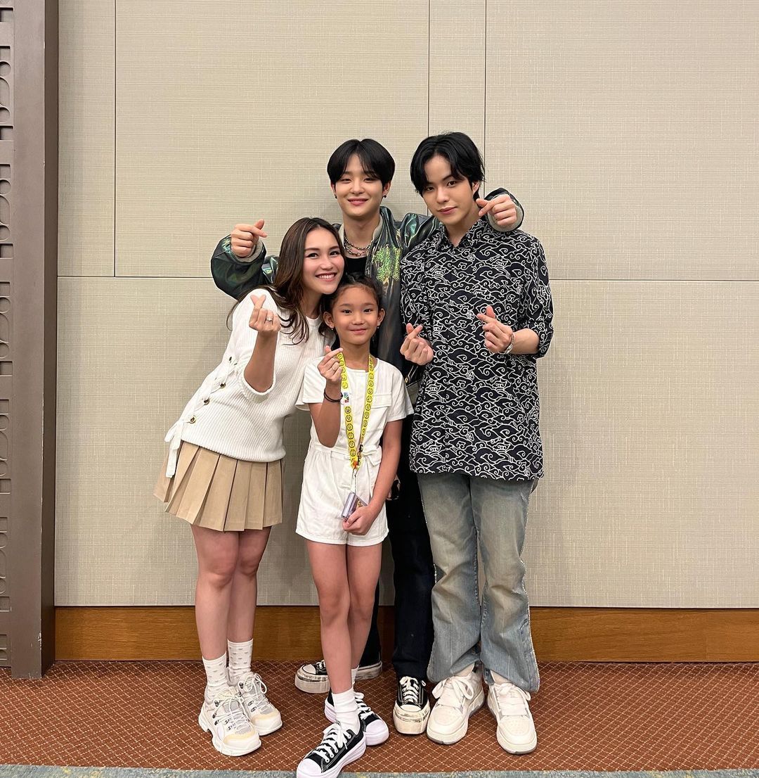 Ayu Ting Ting, Bilqis, dan TREASURE