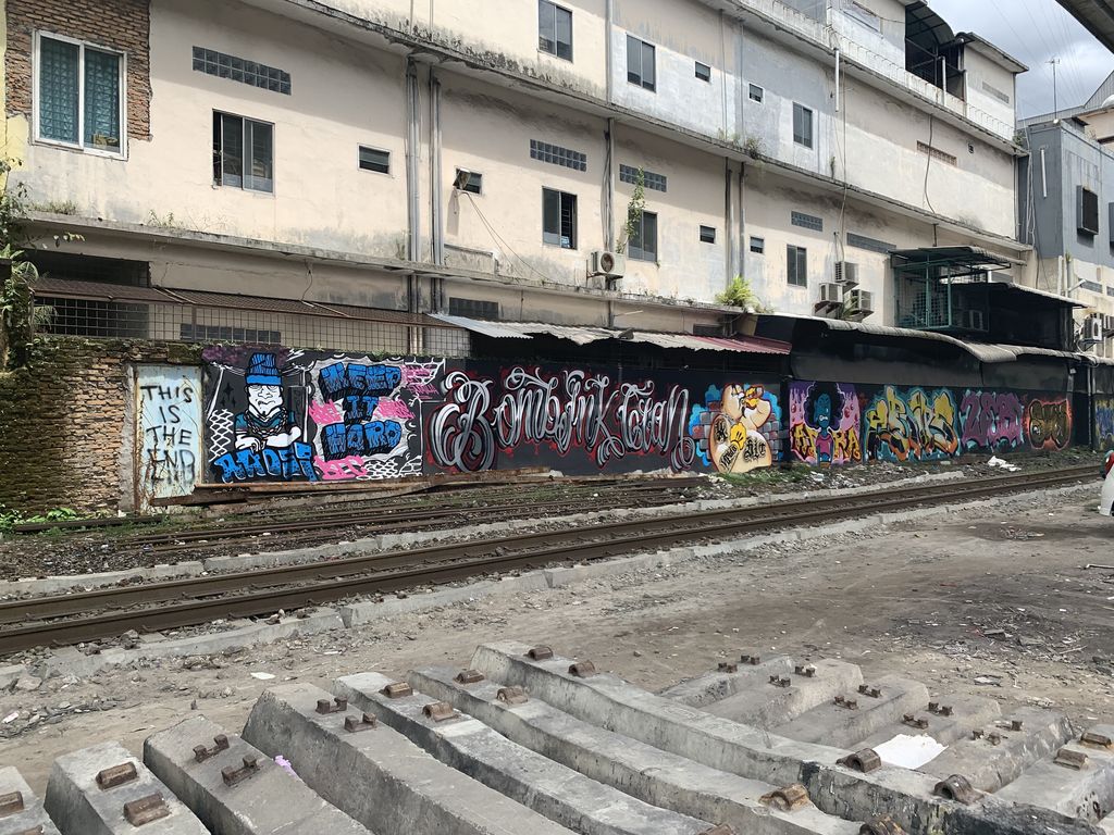 Berbagai graffiti di sudut Kota Medan