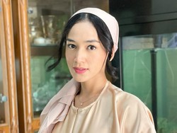 Nostalgia Masa Kecil, Berliana Permatasari Minta Tanda Tangan Ustaz Usai Tarawih