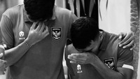 Foto Hitam Putih PSSI untuk Sepakbola Indonesia yang Berduka
