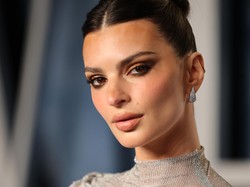 Muncul Asumsi Emily Ratajkowski dan Harry Styles Sudah 2 Bulan Kencan