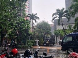 Siklon Herman Sebabkan Angin Kencang-Gelombang Tinggi di Perairan Jatim