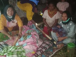 Ibu Hamil di Polman Melahirkan di Jalanan Saat Ditandu 20 Km Menuju Puskesmas