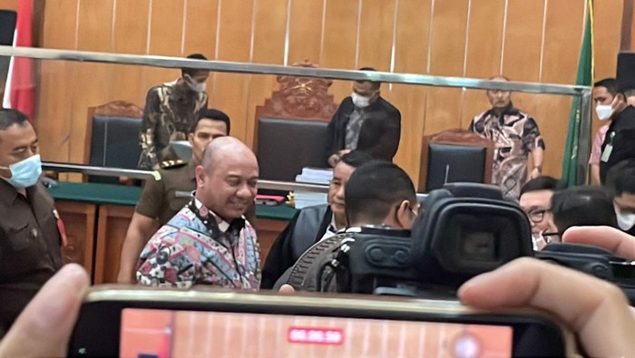 Irjen Teddy Minahasa usai mendengar tuntutan mati (Silvia-detikcom)