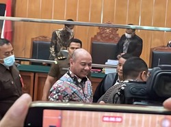 Senyum Irjen Teddy Minahasa Usai Dituntut Mati