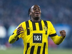 Jamie Bynoe-Gittens yang merupakan penyerang Inggris U-20 juga sedang bersinar bersama Borussia Dortmund di musim ini. Meski baru turun 13 kali di Bundesliga, ia sudah mengemas tiga gol. Foto: Getty Images/Mika Volkmann