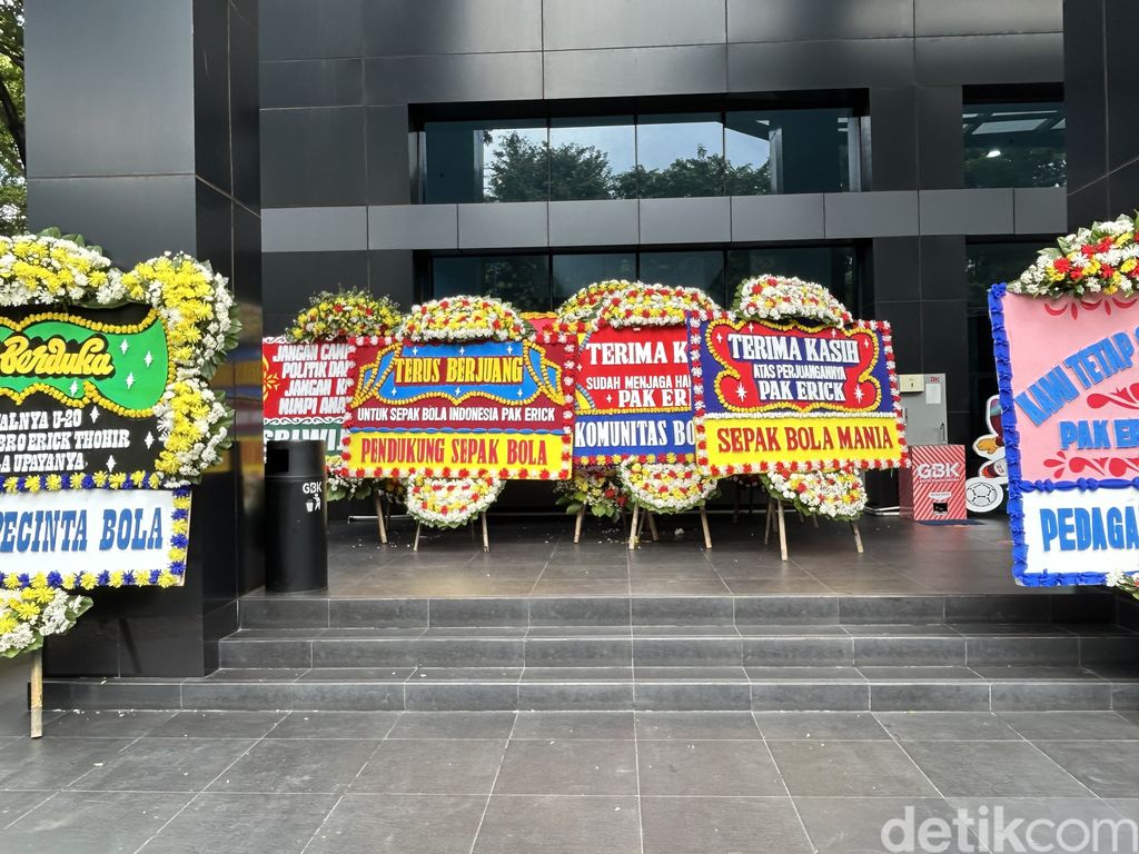 Karangan Bunga Erick Thohir