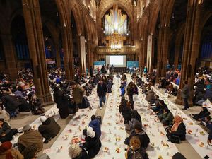 Katedral di Inggris Gelar Buka Puasa Bersama untuk Umat Islam