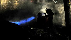 Gudang Minyak dan Ban Bekas di Jambi Ludes Terbakar