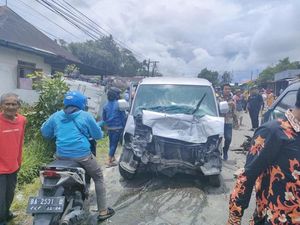 5 Mobil Kecelakaan Beruntun di Sumbar, 3 Rumah Rusak