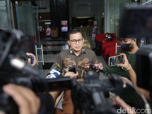 Selain Bupati, Sekda dan Kadis Pemkab Meranti juga Ditangkap KPK Selain Bupati, Sekda dan Kadis Pemkab Meranti juga Ditangkap KPK