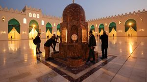 Menapaki Indahnya Masjid Al-Hakim bi-Amr Allah di Mesir