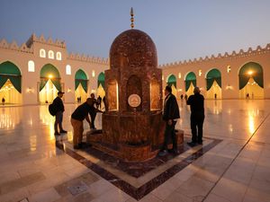 Menapaki Indahnya Masjid Al-Hakim bi-Amr Allah di Mesir