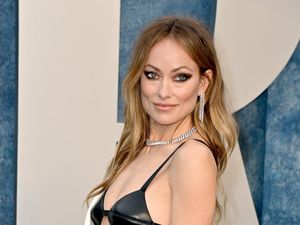 Viral Penampilan Terbaru Olivia Wilde di Red Carpet, Disamakan dengan Gollum