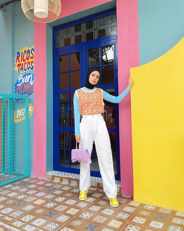 Outfit bukber warna cerah/Foto: Instagram.com/Tantrinamirah Outfit bukber warna cerah
