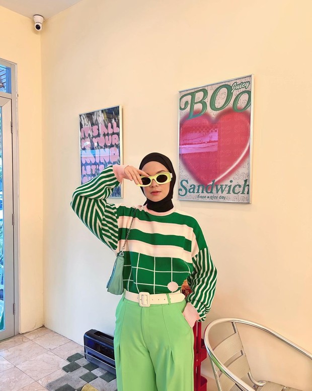 Outfit bukber warna cerah/Foto: Instagram.com/Tantrinamirah Outfit bukber warna cerah