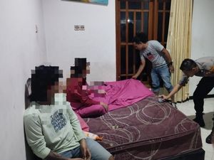 2 Pasangan Mesum dan 1 Muncikari di Gorontalo Digerebek di Penginapan 2 Pasangan Mesum dan 1 Muncikari di Gorontalo Digerebek di Penginapan