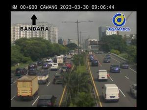 Lalin Tol Dalam Kota Cawang Arah Semanggi Padat Pagi Ini