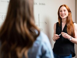 50 Contoh Perkenalan Diri dalam Bahasa Inggris