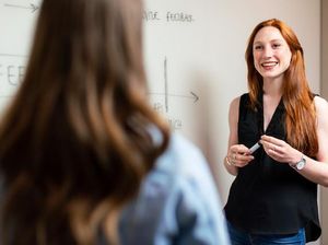 50 Contoh Perkenalan Diri dalam Bahasa Inggris 50 Contoh Perkenalan Diri dalam Bahasa Inggris