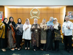 Bamsoet Apresiasi PIP MPR Bagikan 270 Bingkisan Ramadan ke PPNPN