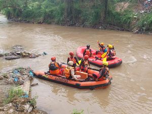 Hanyut Saat Mandi di Sungai Tembung, Bocah Perempuan Tewas Hanyut Saat Mandi di Sungai Tembung, Bocah Perempuan Tewas