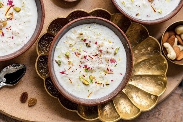 Rice Kheer Rice Kheer merupakan puding beras yang berisi berbagai macam biji-bijian di dalamnya