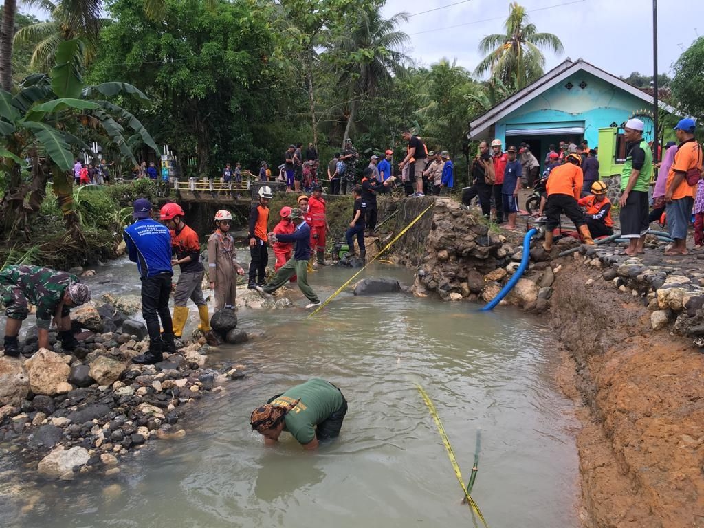 Cerita Kades di Sukabumi Terpaksa Ngungsi karena Rumah Kebanjiran